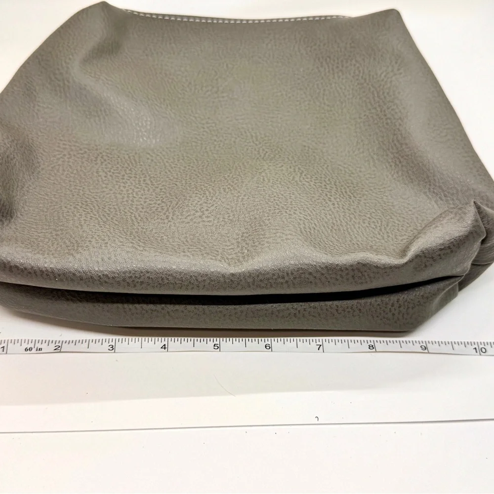 Steve‎ Madden Gray Faux Leather Zip Pouch Makeup Bag 11 x 8